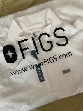 Men's FIGS x TEAM USA Olympic Cobaki Scrub Jacket Large